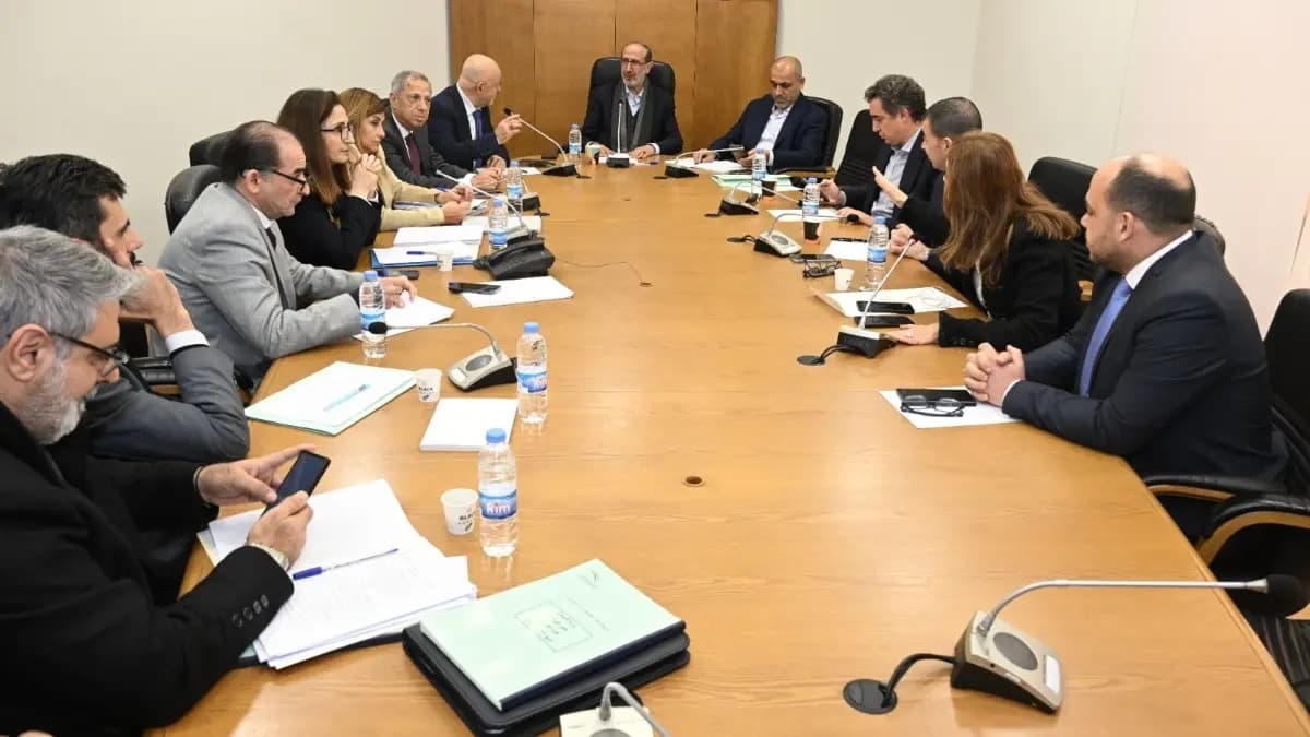 لجنة الاتصالات تبحث تطوير القطاع ومكافحة الإنترنت غير الشرعي