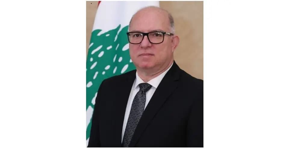 وزير العمل يطّلع على العمالة الفلسطينية ويستقبل مطالب البناء