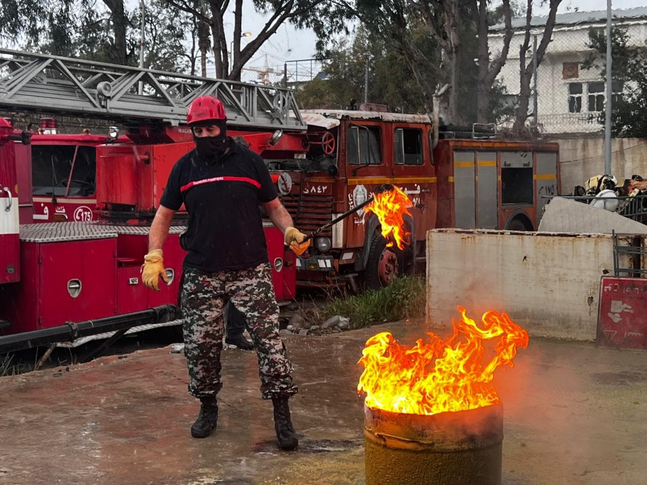 الشراكة بين الإعلام وفوج الإطفاء نموذج للتعاون المجتمعي في الطوارئ
