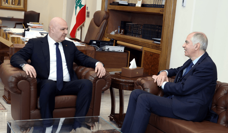 عون يكرّم رودولف سعاده ويبحث تعزيز الشراكة الإقتصادية ودعم الجيش