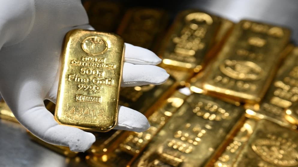       الذهب يستقر قرب 4,000 دولار للأونصة ترقباً لقرار الفيدرالي الأميركي
