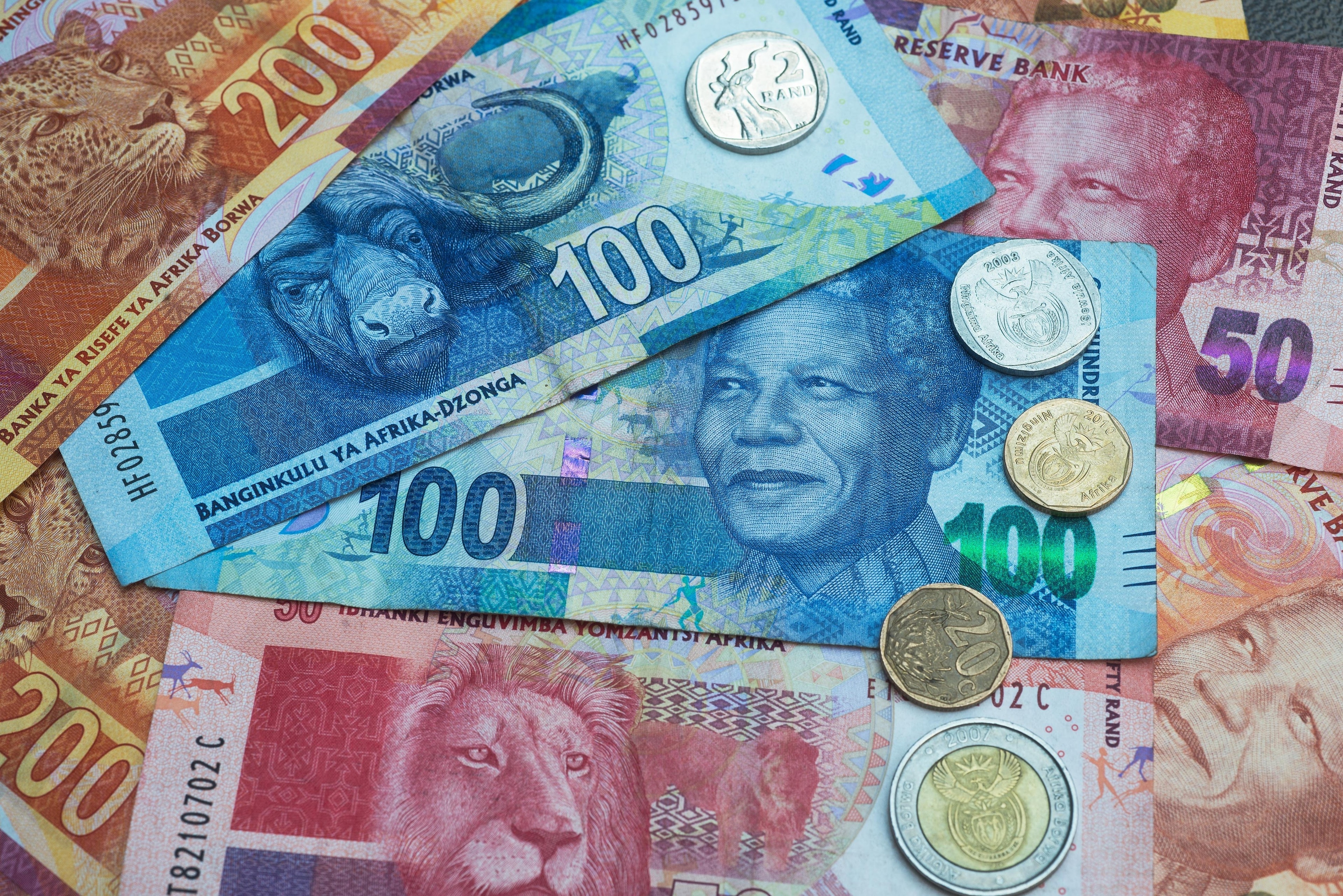 مكاسب-تحسن الاستقرار الاقتصادي