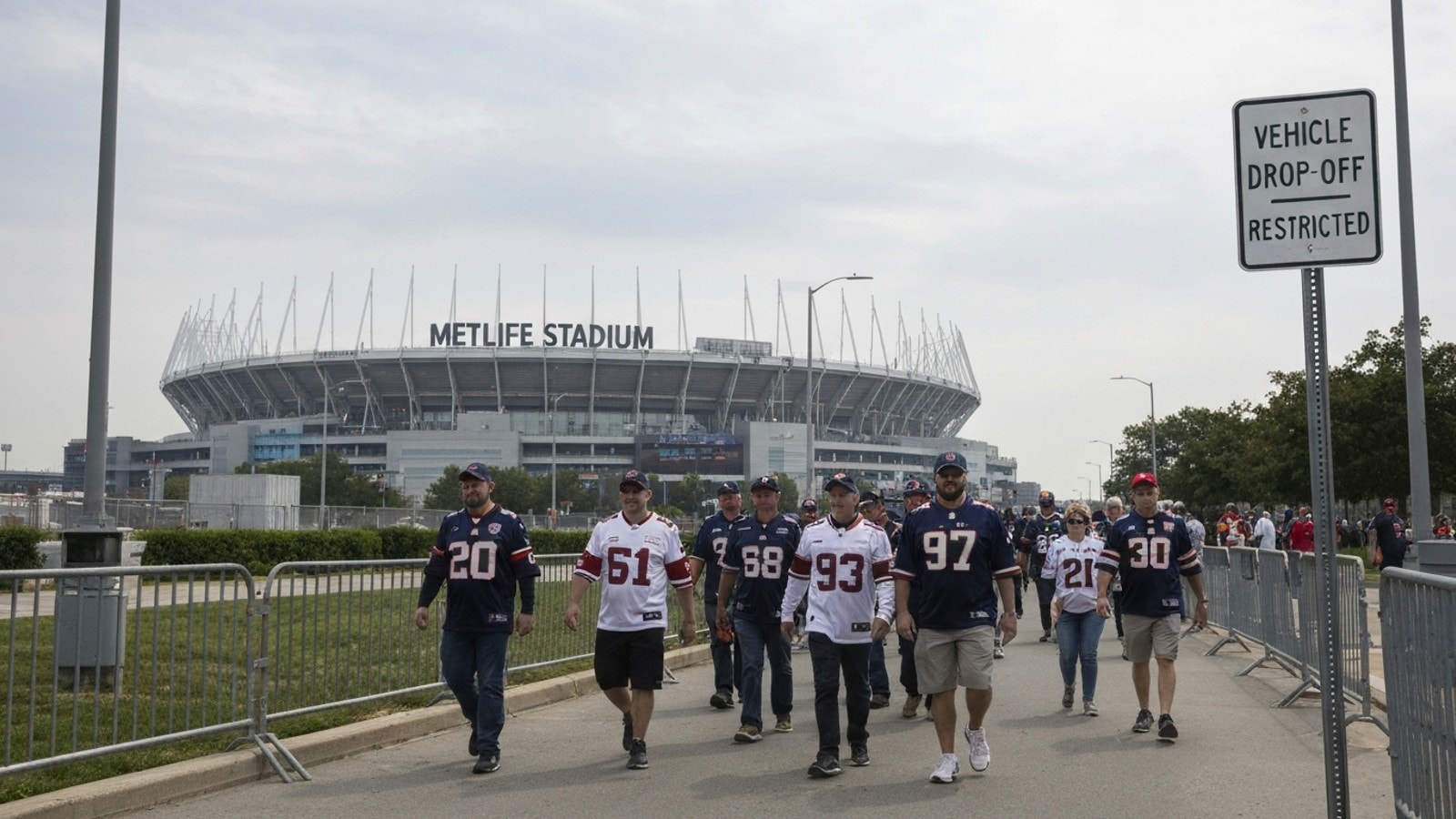 Navigating the FIFA World Cup Final: A Guide to MetLife Stadium's Logistical Gauntlet