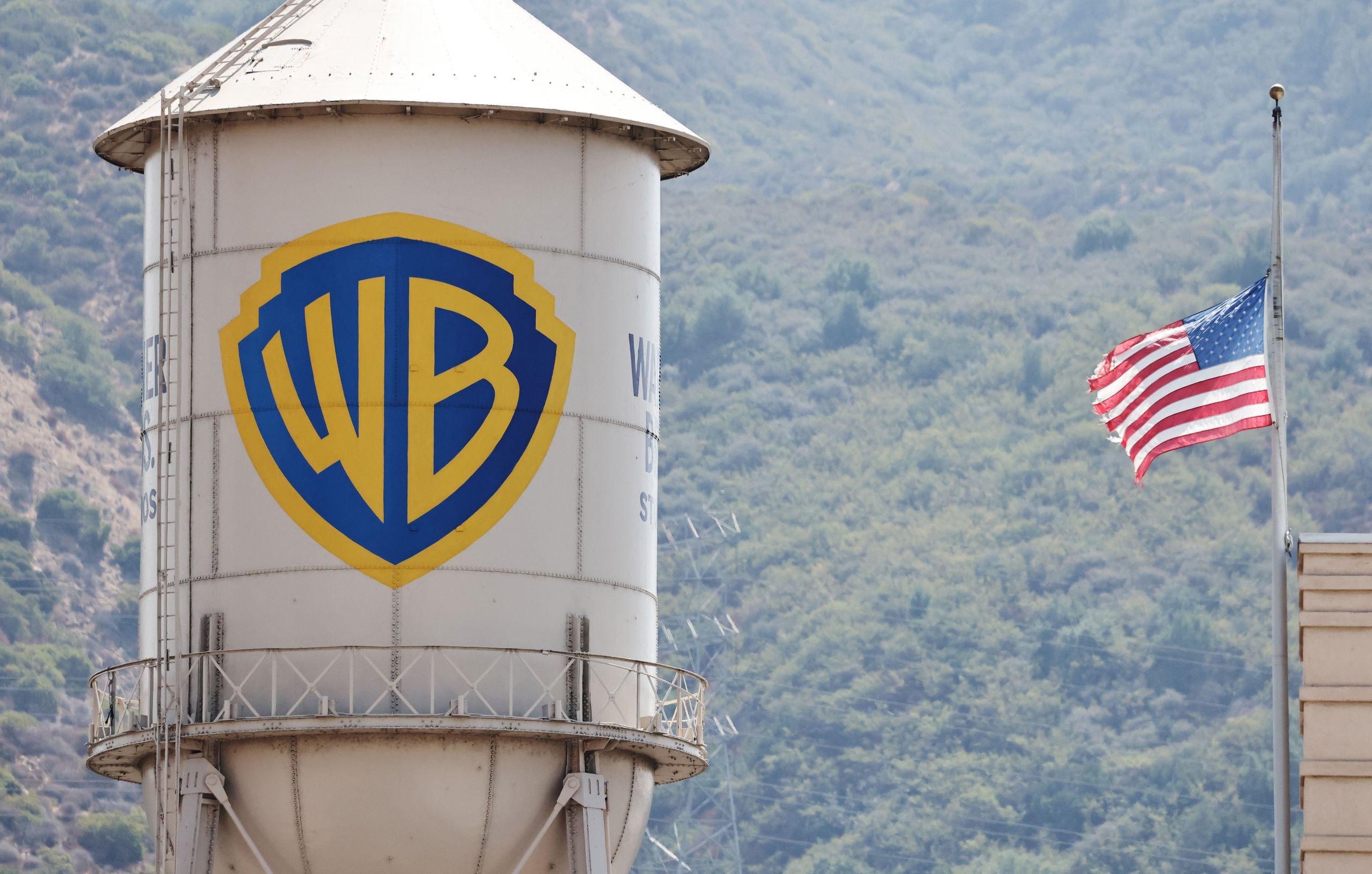 Warner Bros (google) 