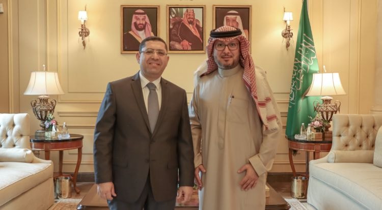 السفير السعودي اللبناني الدكتور وليد بخاري و رئيس الهيئة القاضي محمد مكاوي