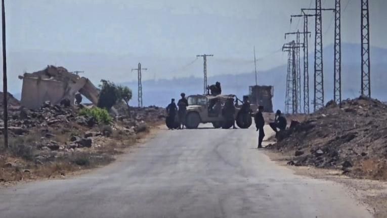 جنود إسرائيليون خلال توغلاتهم في ريف درعا الغربي بسوريا