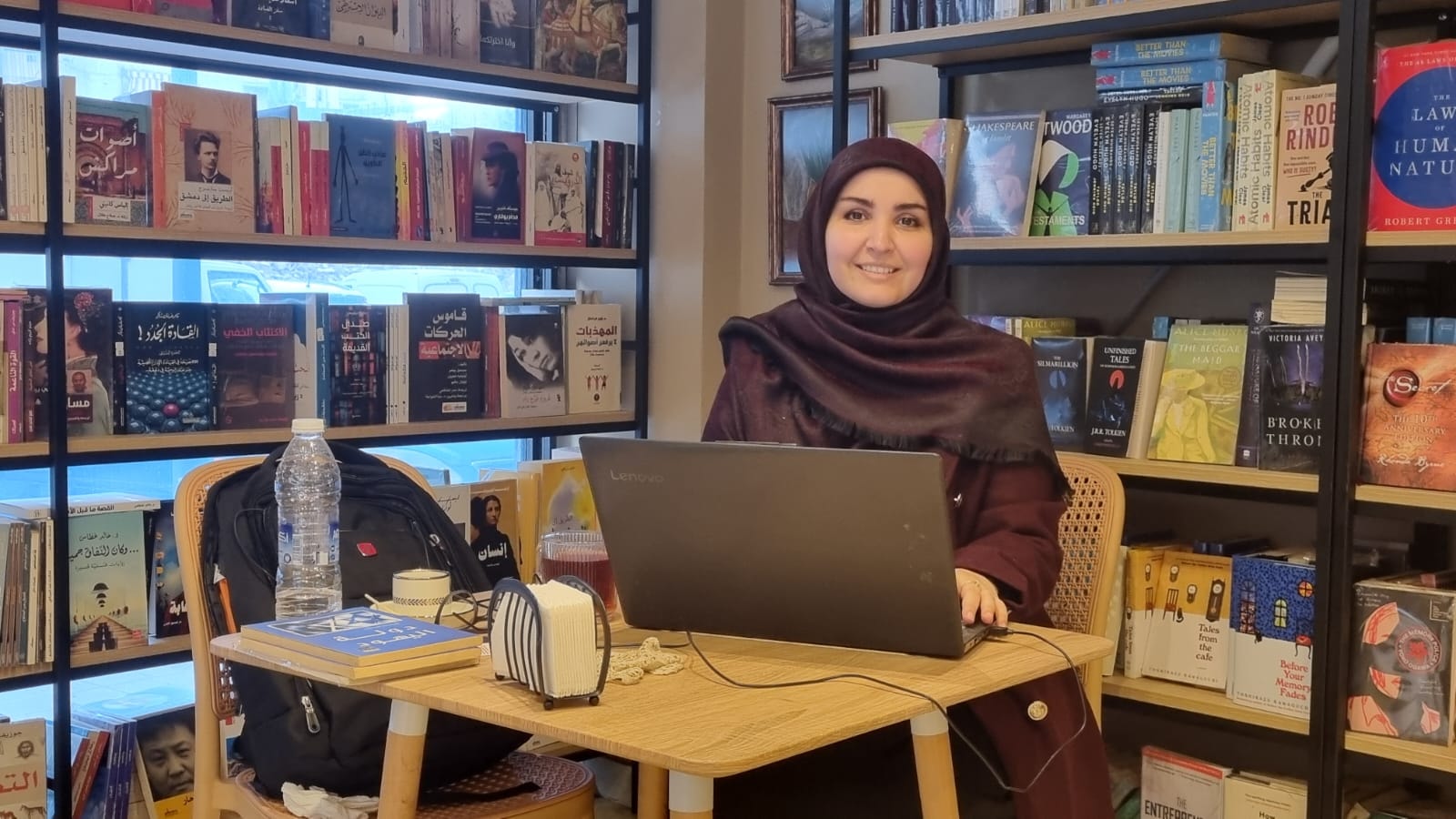 مريم ميرزادة متحدثة إلى إقتصادي.كوم في المقهى الأدبي، 27 كانون الأول 2025 (إقتصادي.كوم)