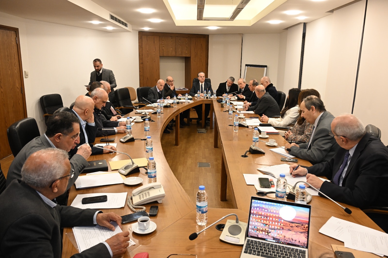 لجنة الادارة والعدل (وطنية)