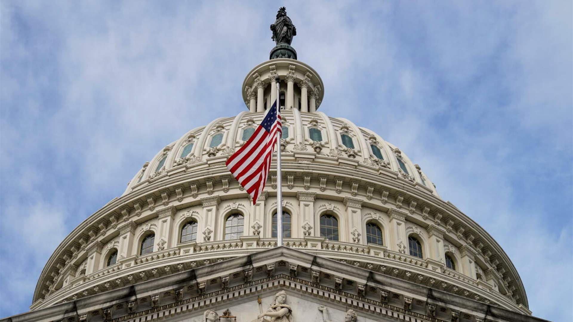 شلل حكومي في واشنطن يهزّ الأسواق العالمية ويضغط على الدولار