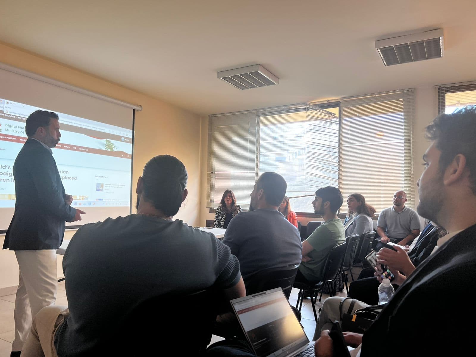 تعاون طلابي لتطوير تطبيق شبابي يدعم مبادرات الوزارة الرقمية