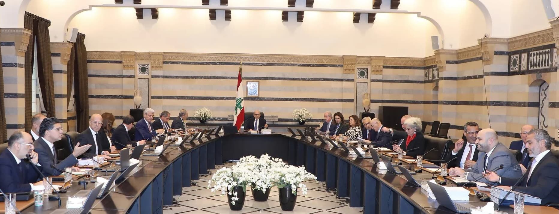 قرارات حكومية جديدة تطال التعويضات والانتخابات وحقوق المغتربين