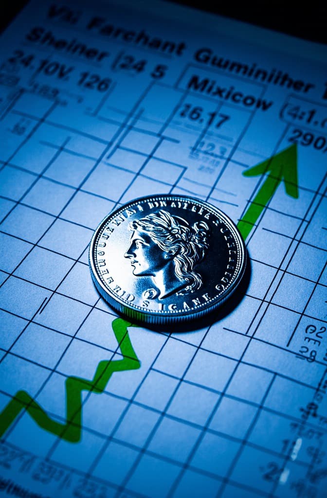 أسواق الفضة تواجه ضغطاً تاريخياً... فروق سعر الأونصة تتوسع من 3 سنتات إلى أكثر من 20 سنتاً