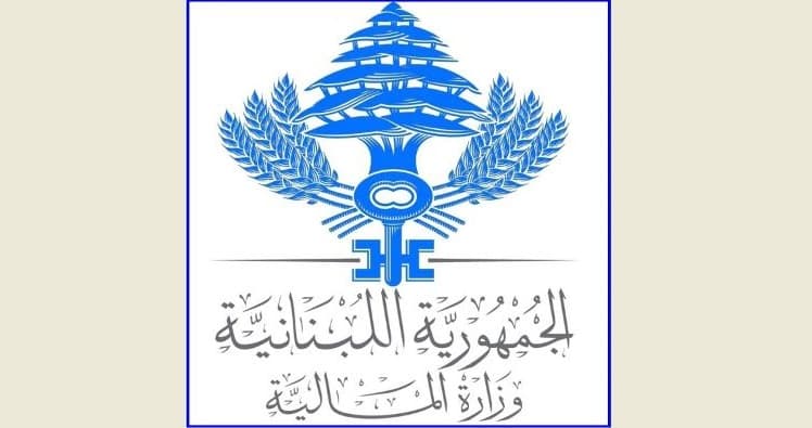 لبنان يشهد أولى بوادر التعافي الاقتصادي مع بدء صرف رواتب القطاع العام