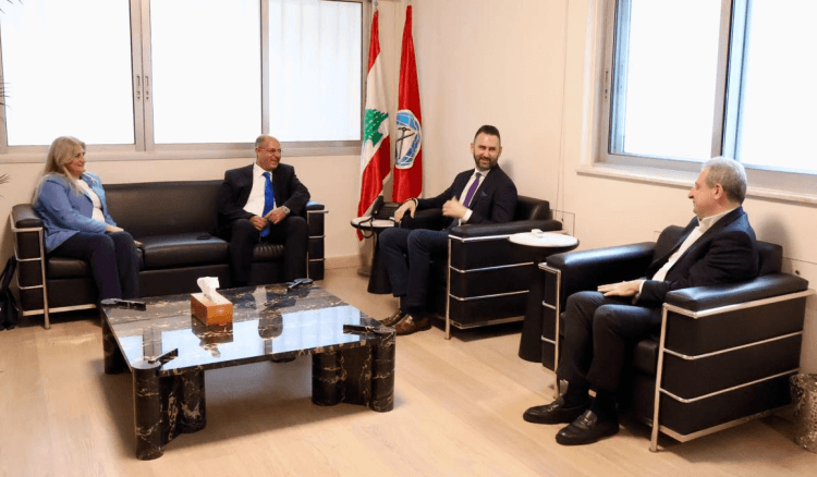 جنبلاط يؤكد دعم مطالب الموظفين والأساتذة في ملف تصحيح الرواتب