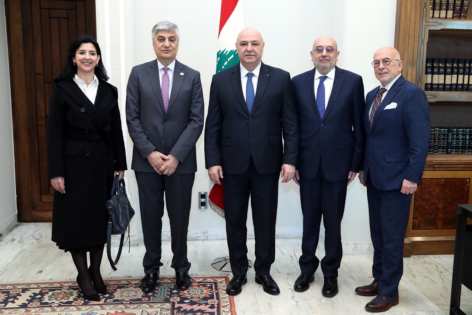 الرئيس جوزاف عون مستقبلًا وفد الجامعة اللبنانية - الأمريكية، بعبدا، 21 تشرين الأول 2025