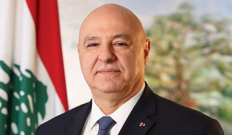 عون يستنكر افتراءات "إسرائيل" ويطالب فرنسا بدعم الجيش وإعادة الإعمار