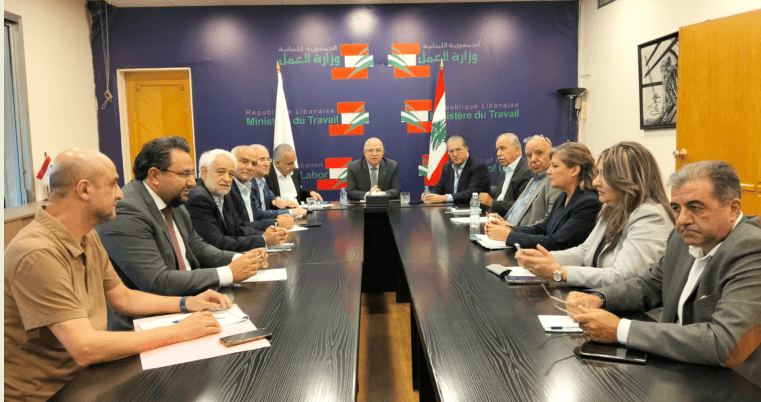 اجتماع بين وزير العمل محمد حيدر والاتحاد العمالي وصندوق الضمان الاجتماعي
