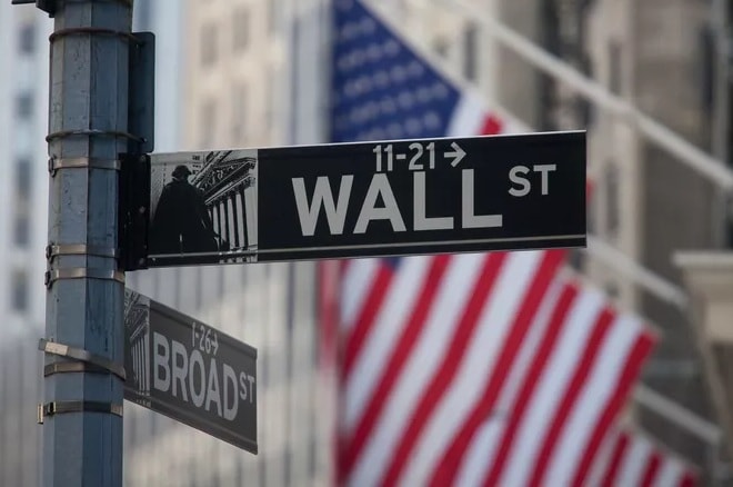 شارع وول ستريت في نيويورك (إنترنت)