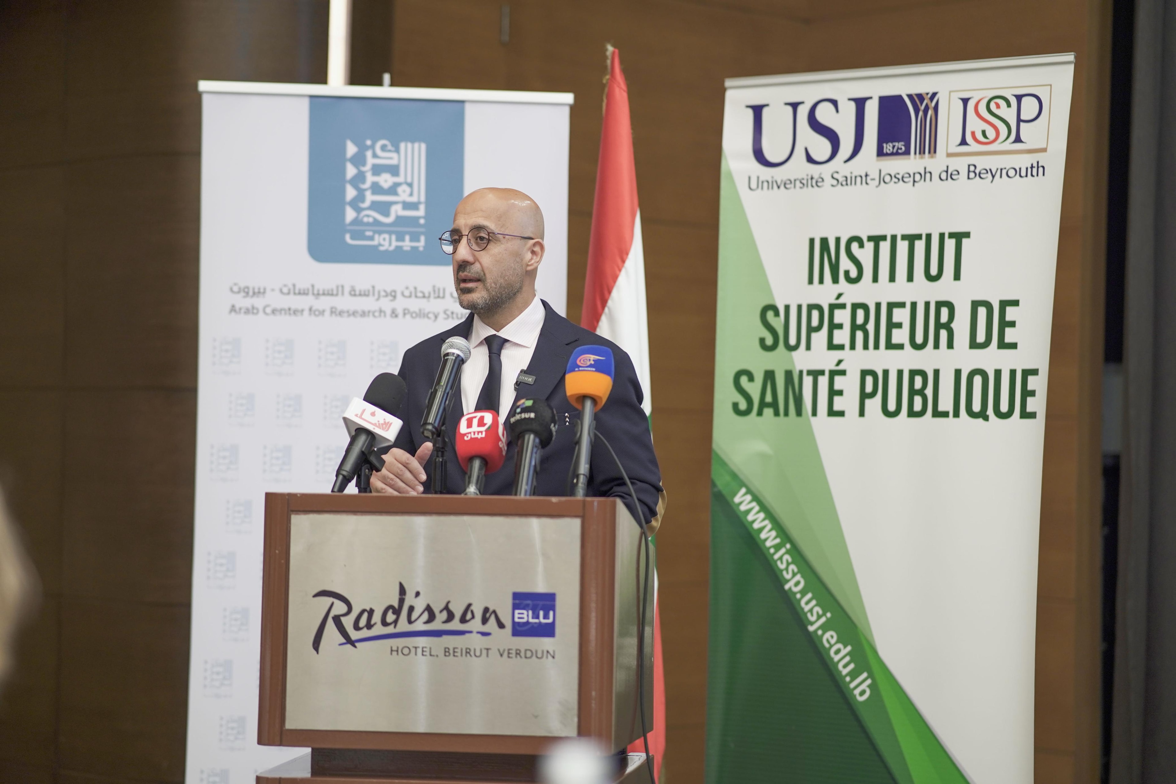 جلسة حوارية نظمها المركز العربي للأبحاث ودراسة السياسات في بيروت بالتعاون مع المعهد العالي للصحة العامة في جامعة القديس يوسف حول أضرار واسعة طالت الزراعة والبيئة في لبنان جراء الحرب