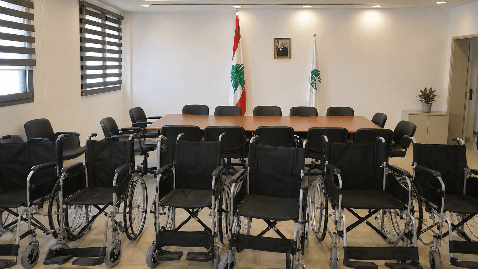 المجلس القاري الأفريقي يقدّم 100 كرسي متحرك لذوي الاحتياجات الخاصة في لبنان