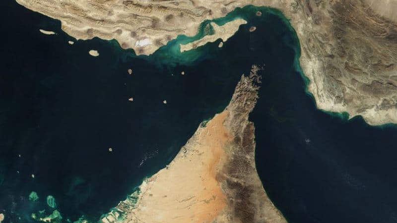 ناقلات تعبر مضيق هرمز رغم الضغوط الأميركية