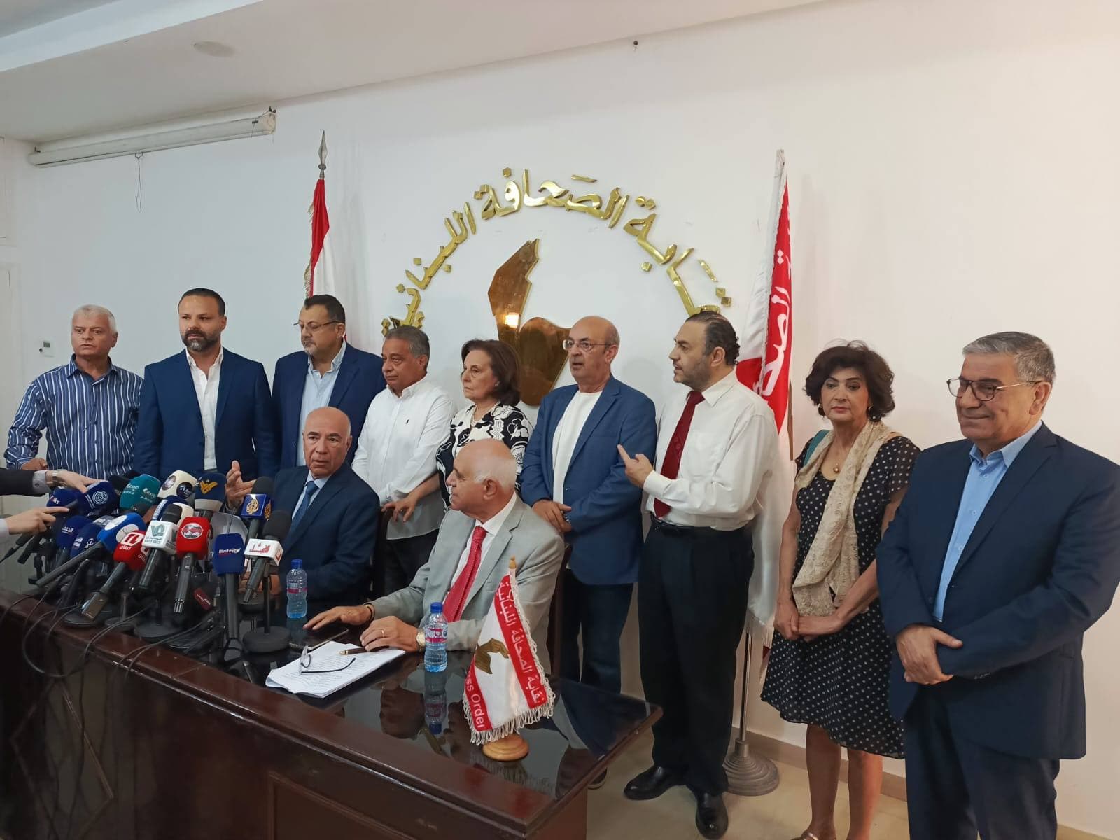 نقابتا الصحافة والمحررين ترفضان قانون الإعلام وتدعوان عون إلى رده
