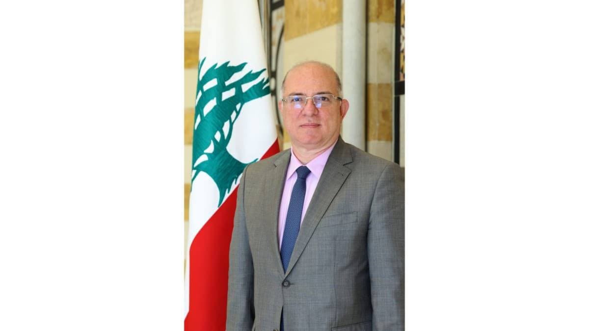 وزير العمل يحدّد مستندات إضافية لسائقي شاحنات النقل الخارجي