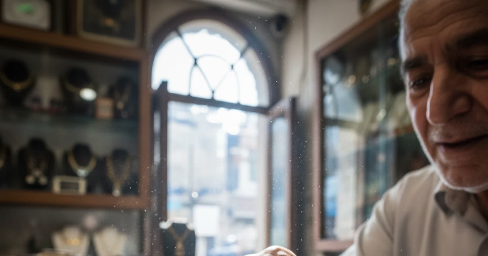 الذهب يستقر الثلاثاء وسط ترقب لبيانات التضخم وتطورات الشرق الأوسط
