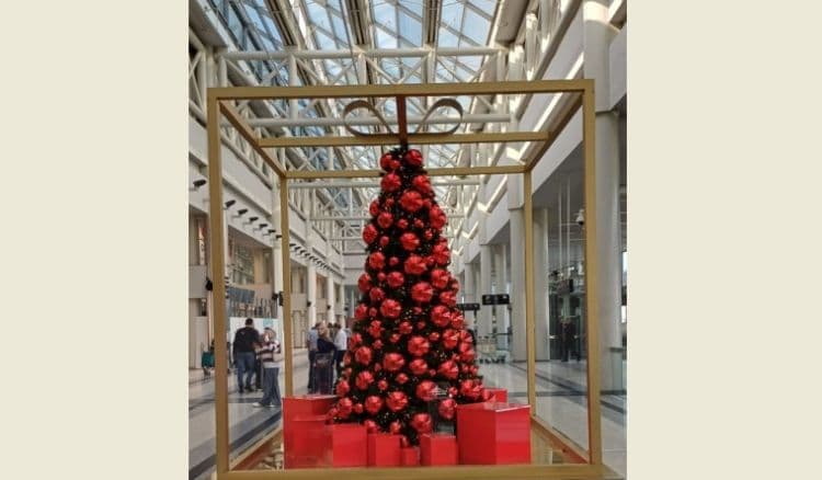 أجواء الأعياد تزين مطار رفيق الحريري الدولي وتنعش الإقتصاد