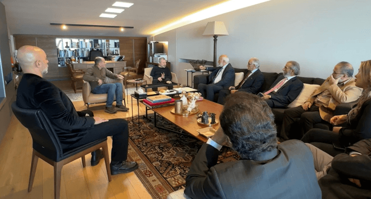 باسيل يتابع مطالب الفنانين خلال لقائه نقابة المسرح والسينما